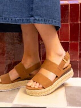 Espadrille Platform Sandals W8 Suede straps platform wedge sandel